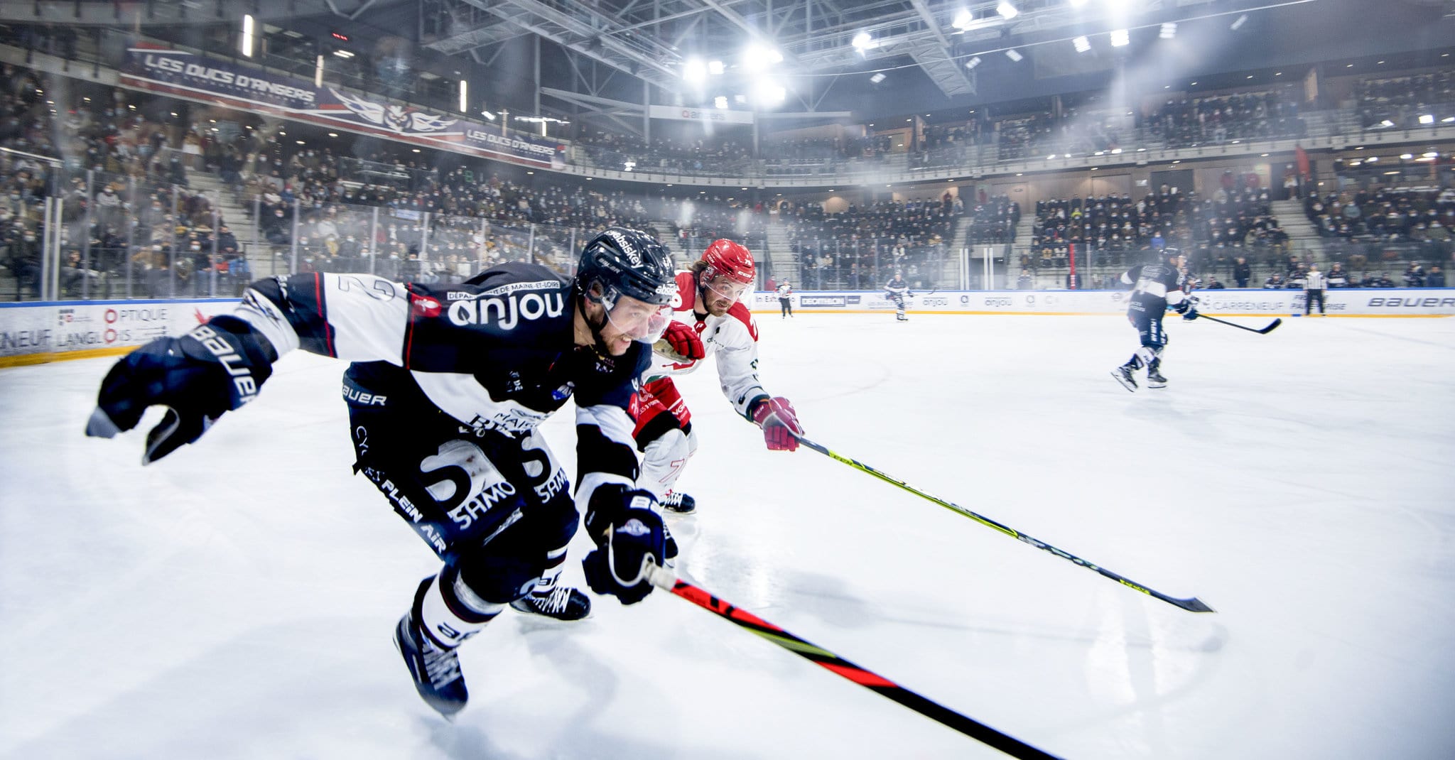 Action lors d'un match de hockey sur glace